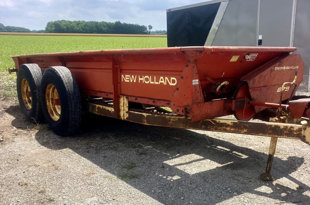 Image of New Holland 679 Image 0