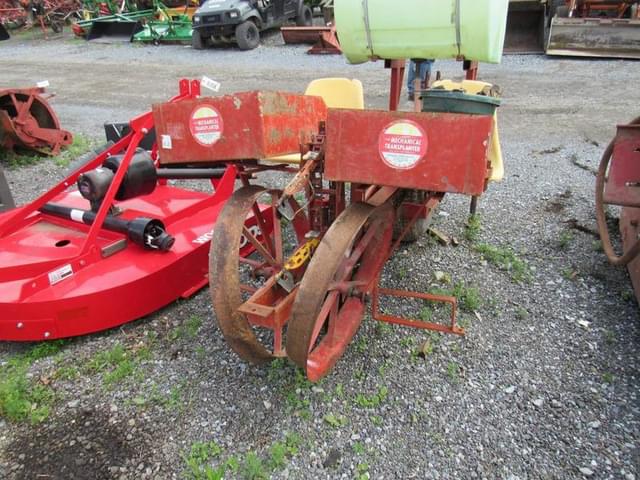 Image of Holland Transplanter equipment image 3