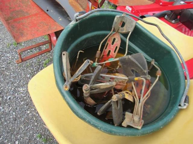 Image of Holland Transplanter equipment image 2