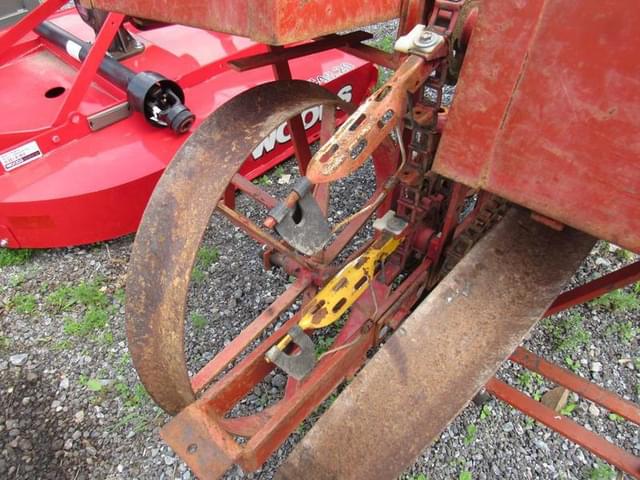 Image of Holland Transplanter equipment image 4