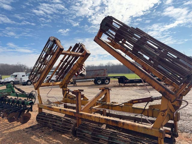 Image of Holly Undetermined equipment image 4