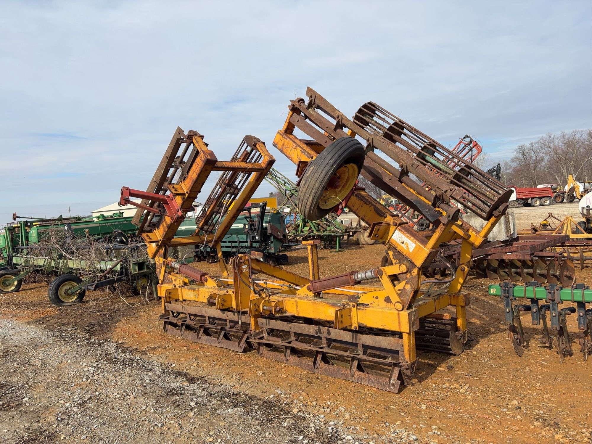 Holly Undetermined Equipment Image0