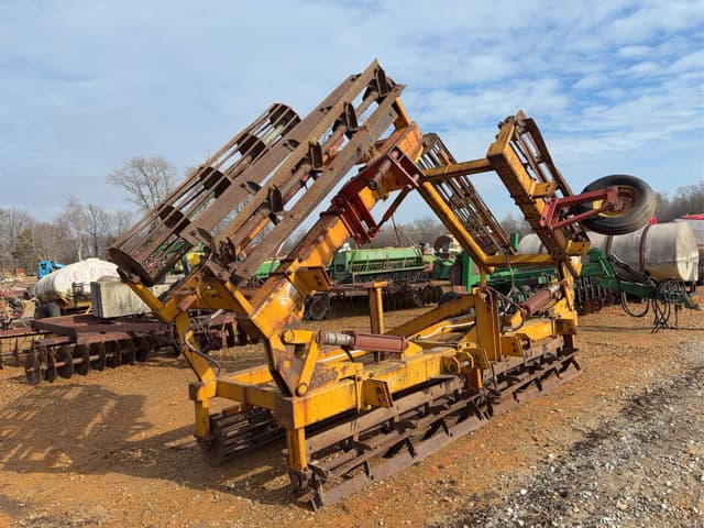 Image of Holly Undetermined equipment image 2