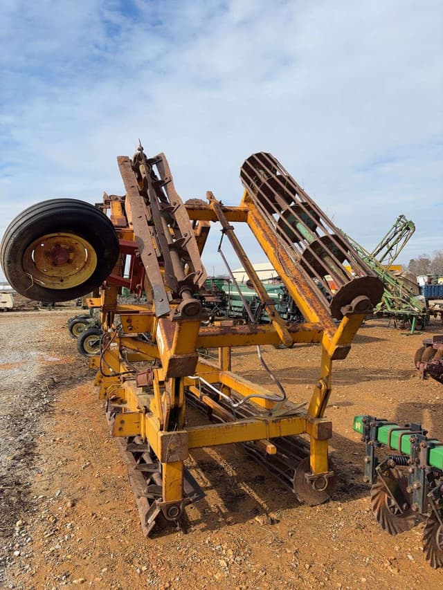 Image of Holly Undetermined equipment image 1