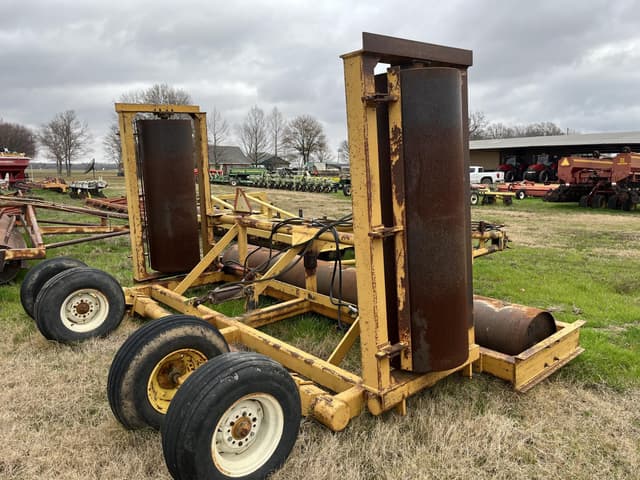 Image of Holly Undetermined equipment image 3