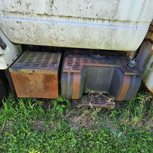 Image of Chevrolet Top Kick equipment image 4