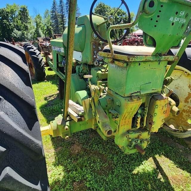 Image of John Deere 520 equipment image 3