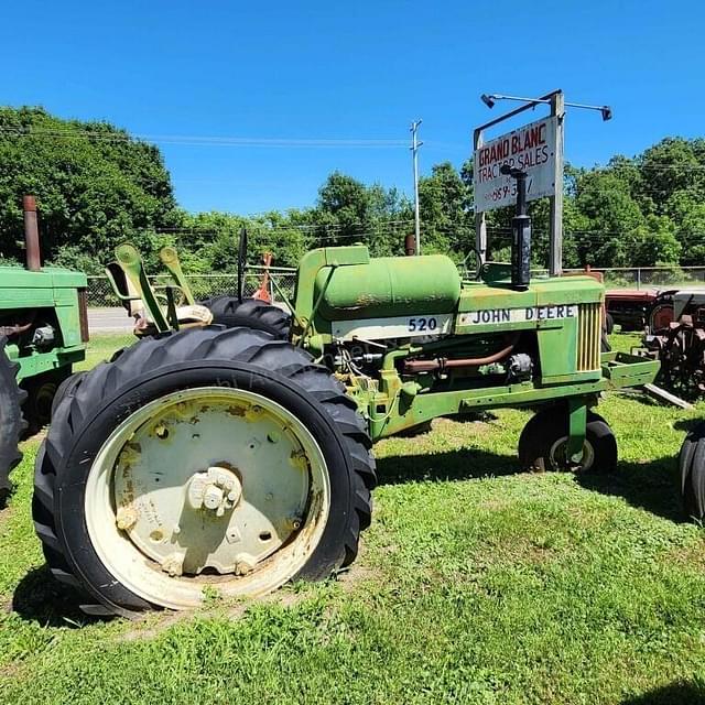 Image of John Deere 520 equipment image 1