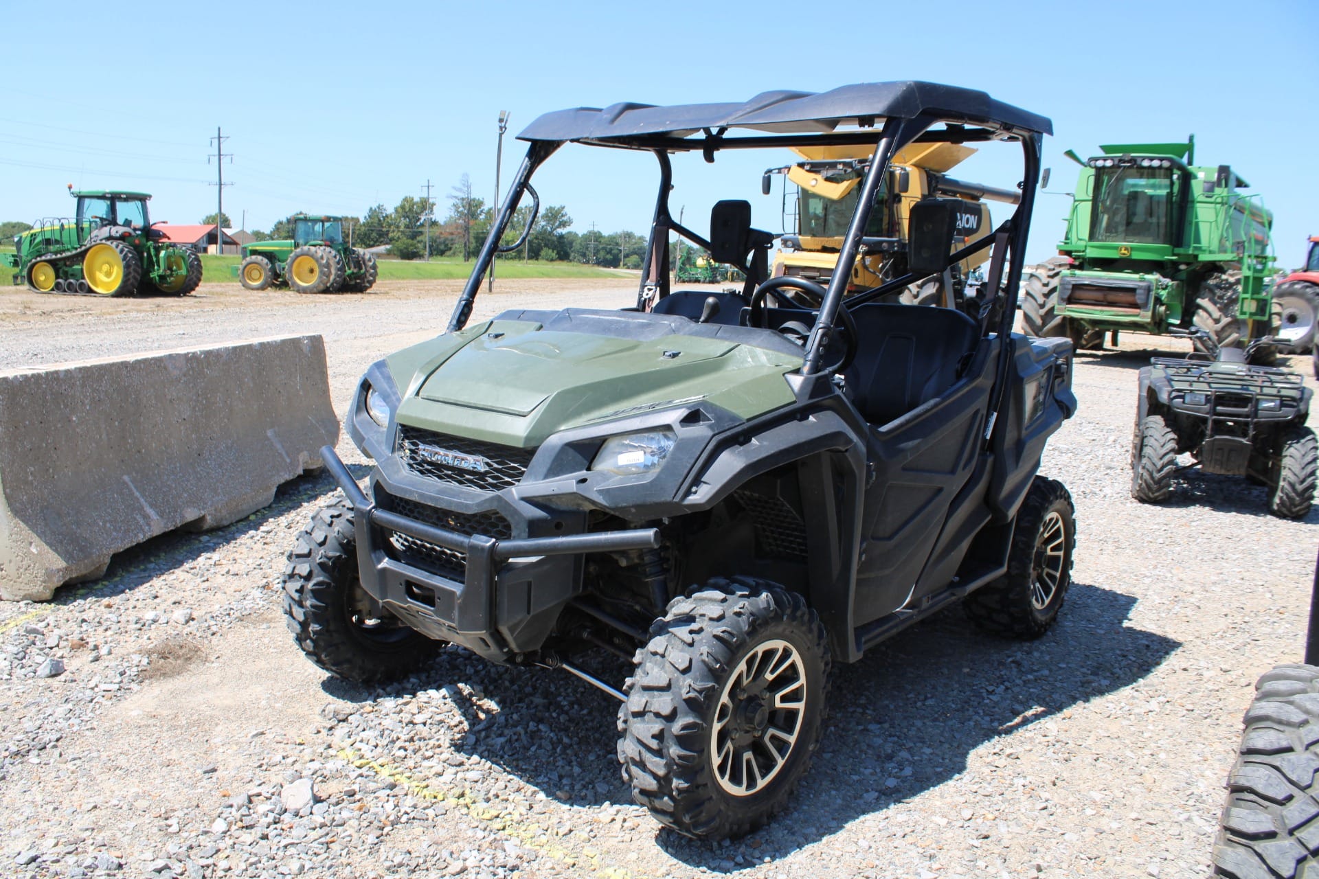 Main image Honda Pioneer 1000-5