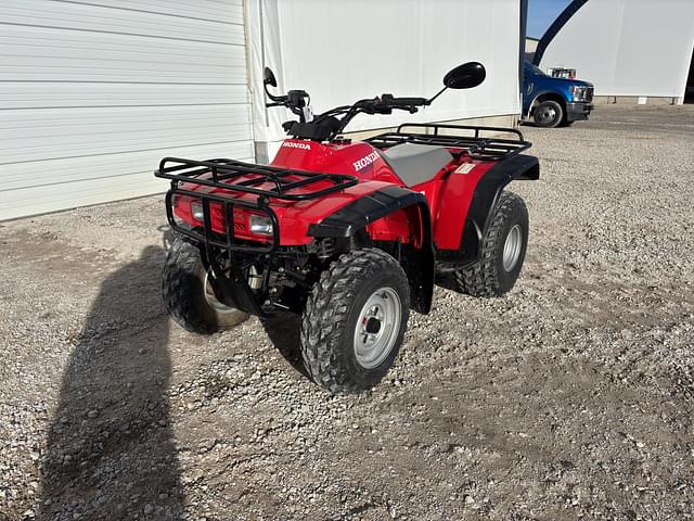 Image of Honda Fourtrax 300 equipment image 1