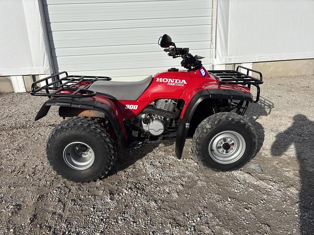 Image of Honda Fourtrax 300 equipment image 2