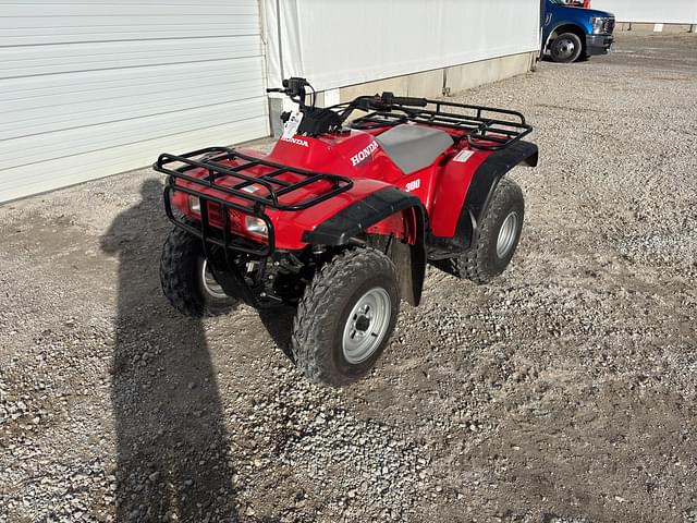 Image of Honda Fourtrax 300 equipment image 3