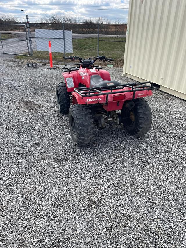 Image of Honda Fourtrax 300 equipment image 3