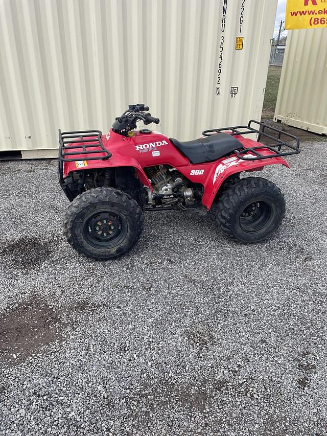 Image of Honda Fourtrax 300 equipment image 1