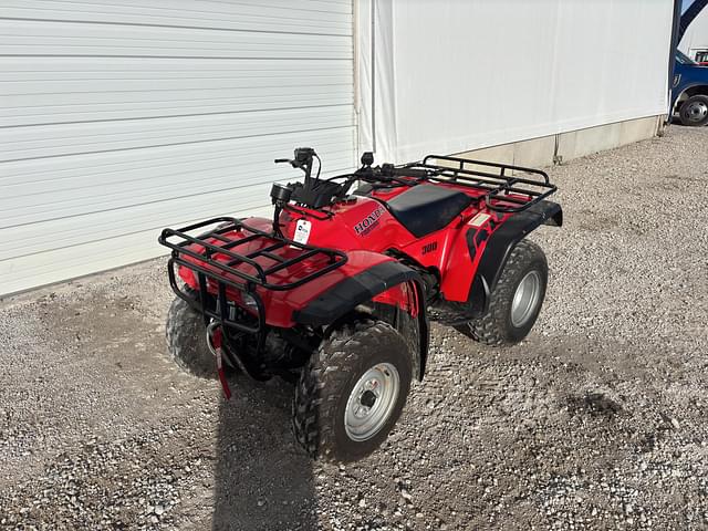 Image of Honda Fourtrax 300 equipment image 3