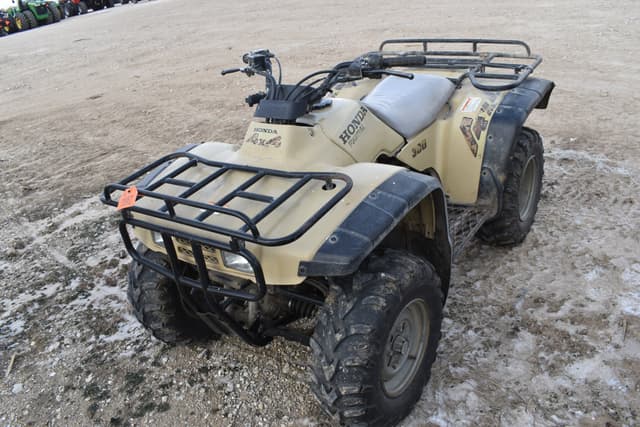 Image of Honda Fourtrax 300 equipment image 1