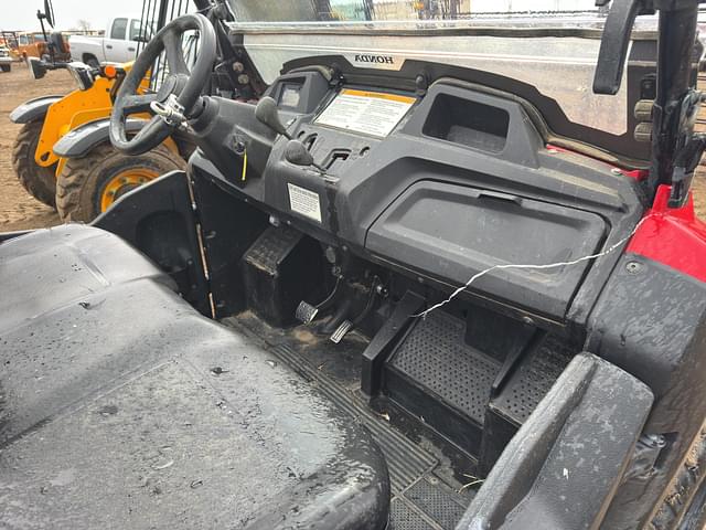 Image of Honda Pioneer 700 equipment image 4