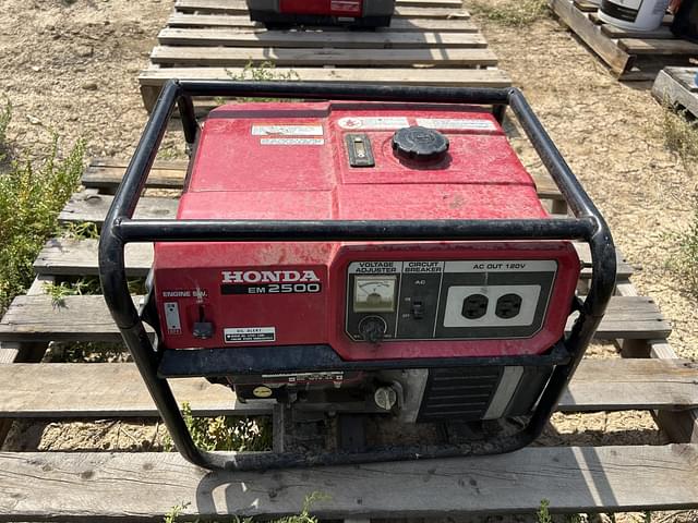 Image of Honda EM2500 equipment image 2
