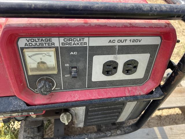 Image of Honda EM2500 equipment image 3