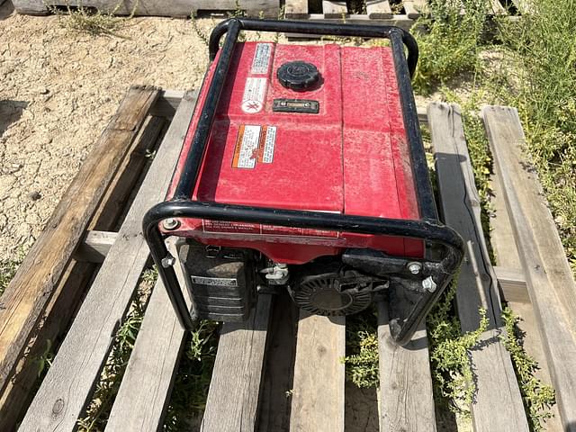 Image of Honda EM2500 equipment image 1