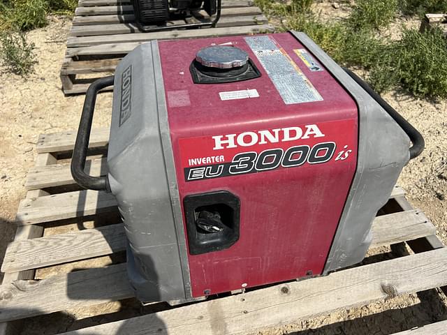 Image of Honda EU3000is equipment image 2