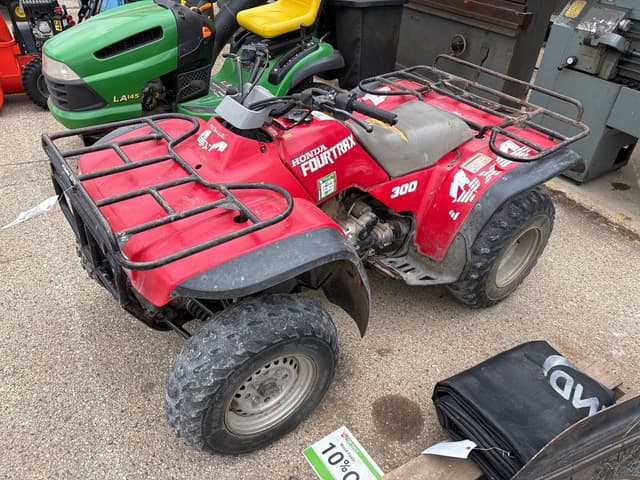 Image of Honda Fourtrax 300 equipment image 2