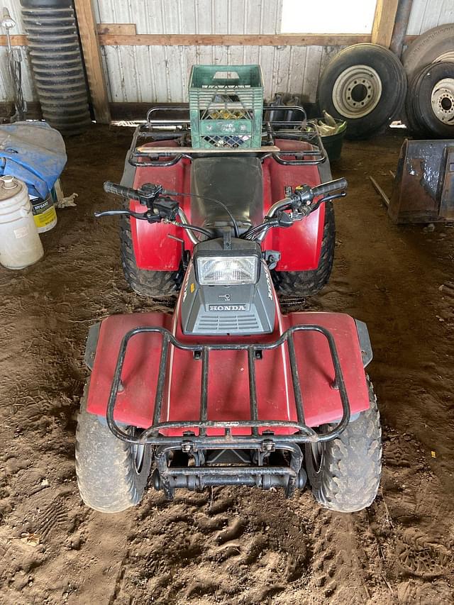 Image of Honda Fourtrax 250 equipment image 3