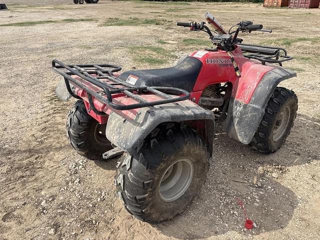 Image of Honda Fourtrax 300 equipment image 2