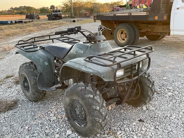 Image of Honda Fourtrax 300 equipment image 3