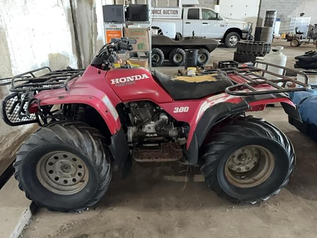 Image of Honda Fourtrax 300 equipment image 1