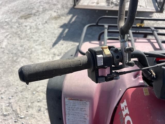 Image of Honda Fourtrax 300 equipment image 4