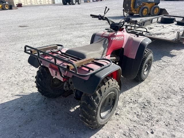 Image of Honda Fourtrax 300 equipment image 2