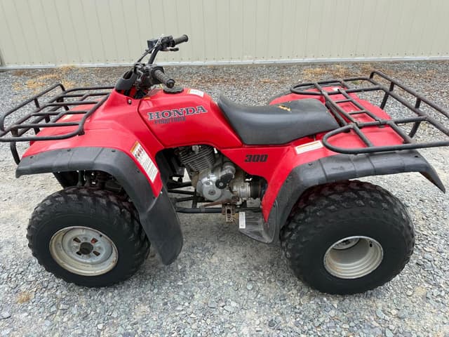 Image of Honda Fourtrax 300 equipment image 1