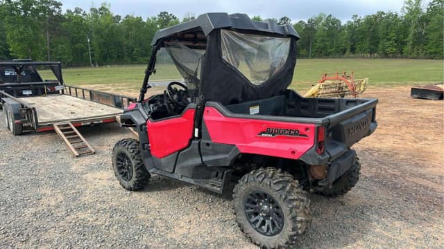 Image of Honda Pioneer 1000 equipment image 4
