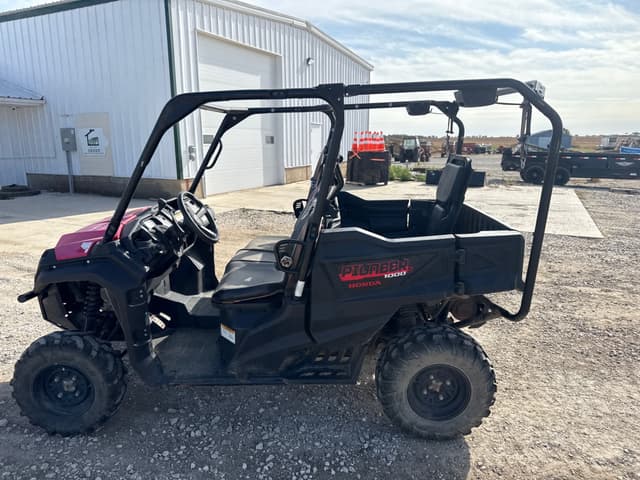 Image of Honda Pioneer 1000 EPS equipment image 1