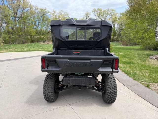 Image of Honda Pioneer 1000 equipment image 2