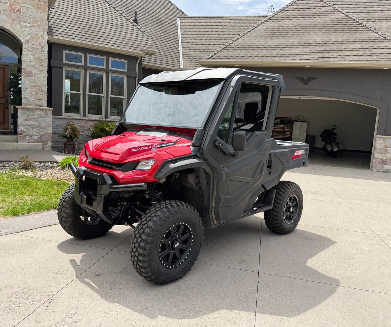 Honda Pioneer 1000 Equipment Image0