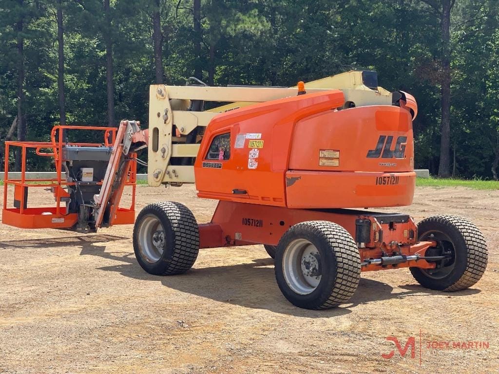 2017 JLG 450AJ Equipment Image0