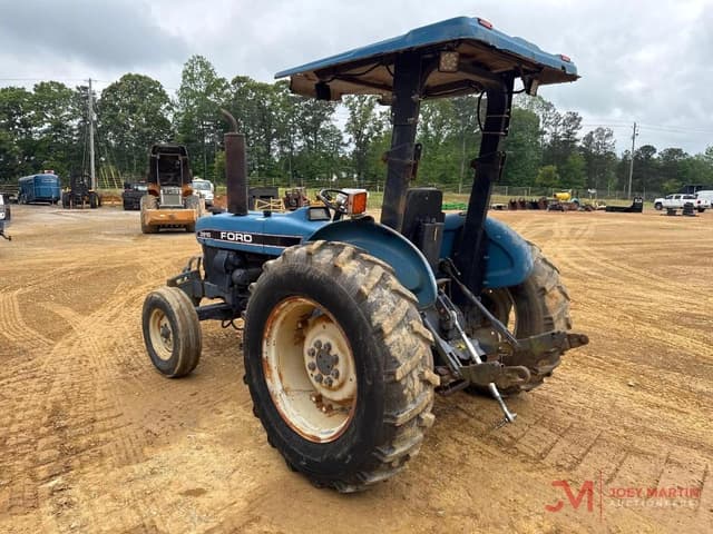 Image of Ford 3910 equipment image 2