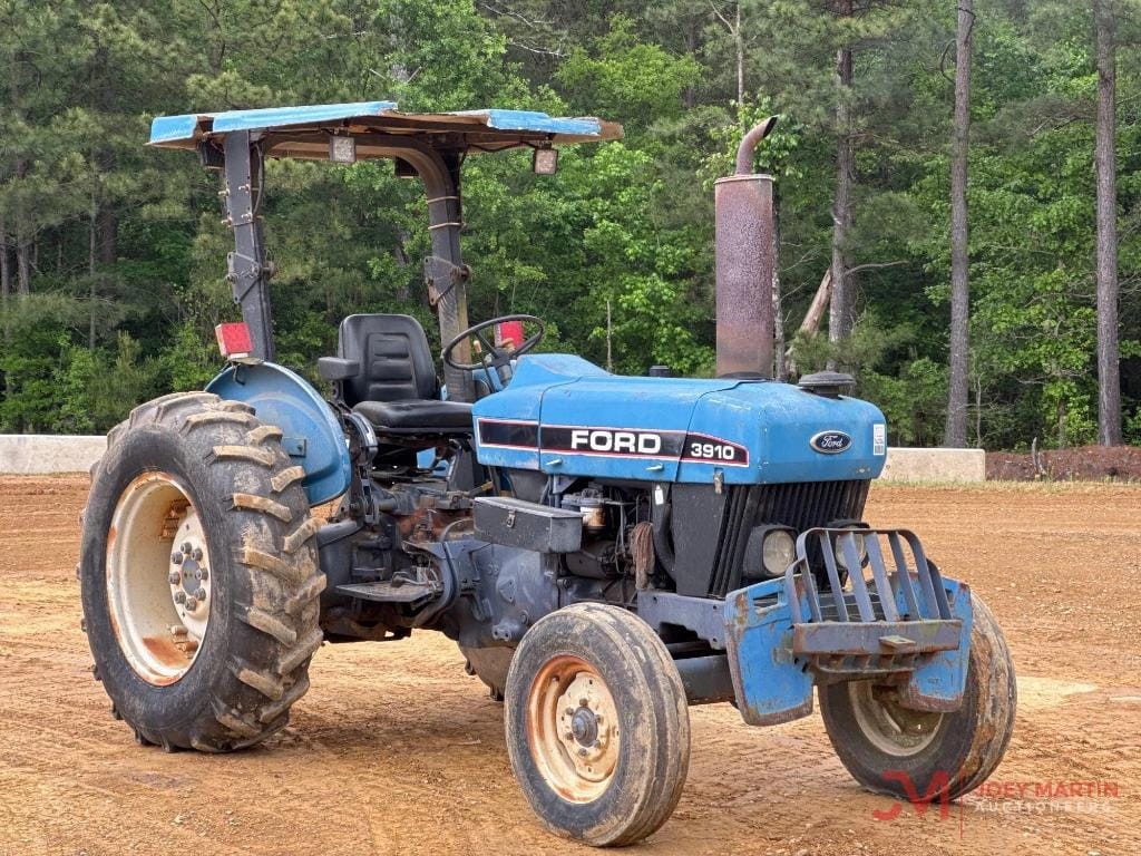 Ford 3910 Equipment Image0