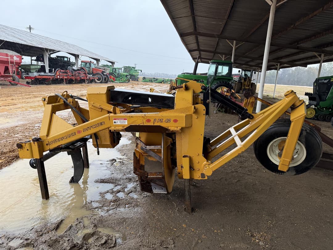 Image of Hurricane 3-PT 42 Primary image