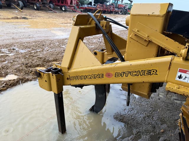 Image of Hurricane 3-PT 42 equipment image 1