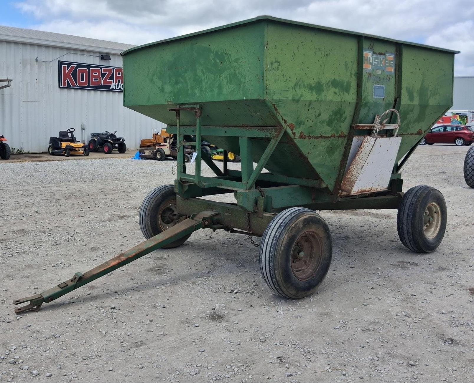 Huskee 225 Equipment Image0