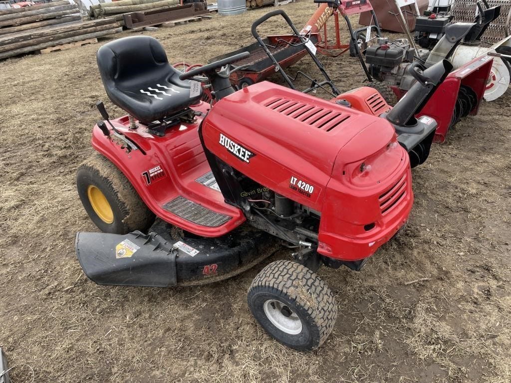 Huskee LT4200 Equipment Image0