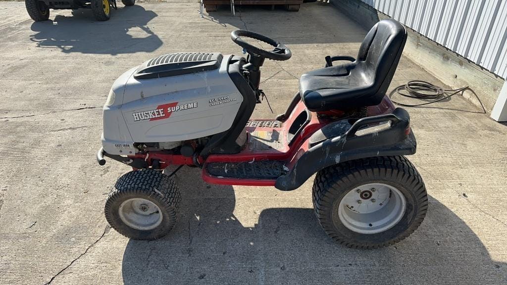 Main image Huskee Supreme