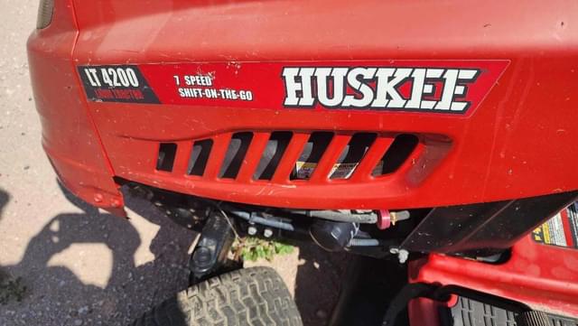 Image of Huskee LT4200 equipment image 3