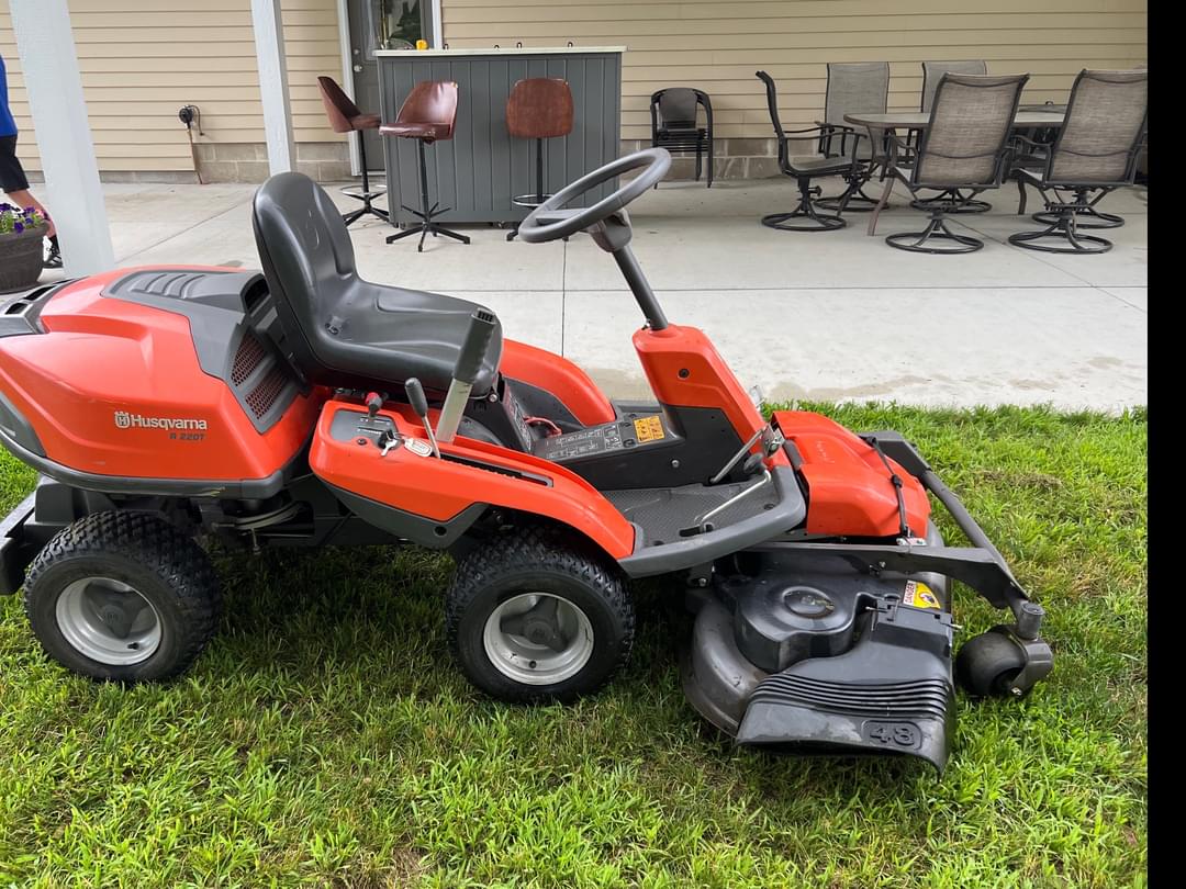 Image of Husqvarna R220T Primary image