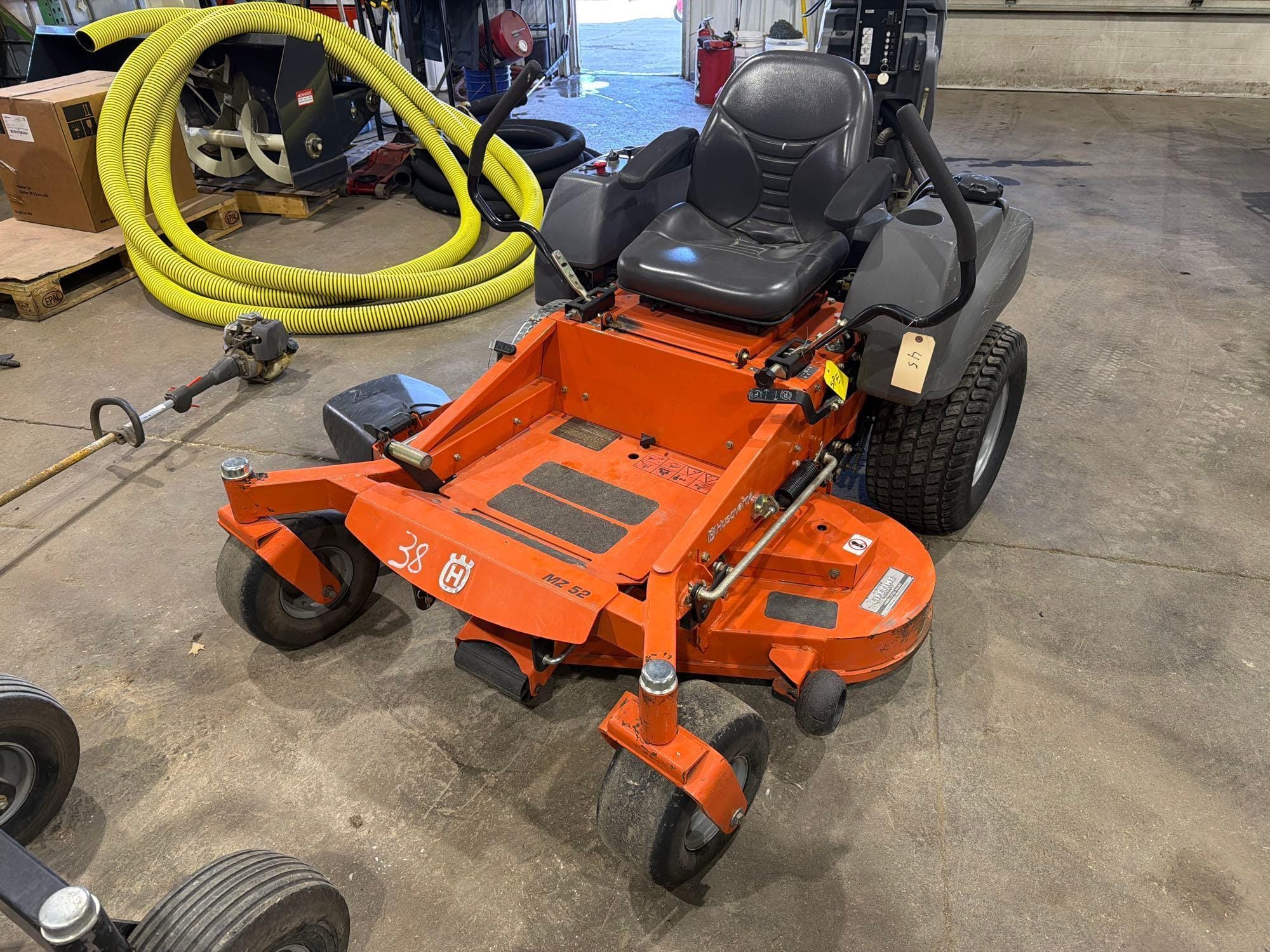 Husqvarna MZ52 Equipment Image0