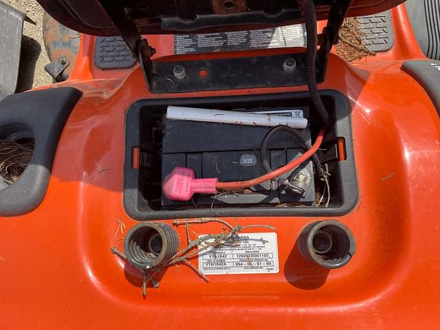 Image of Husqvarna YTH1842 equipment image 4