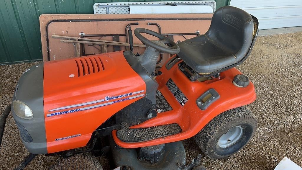 Image of Husqvarna YTH1542XP Image 1